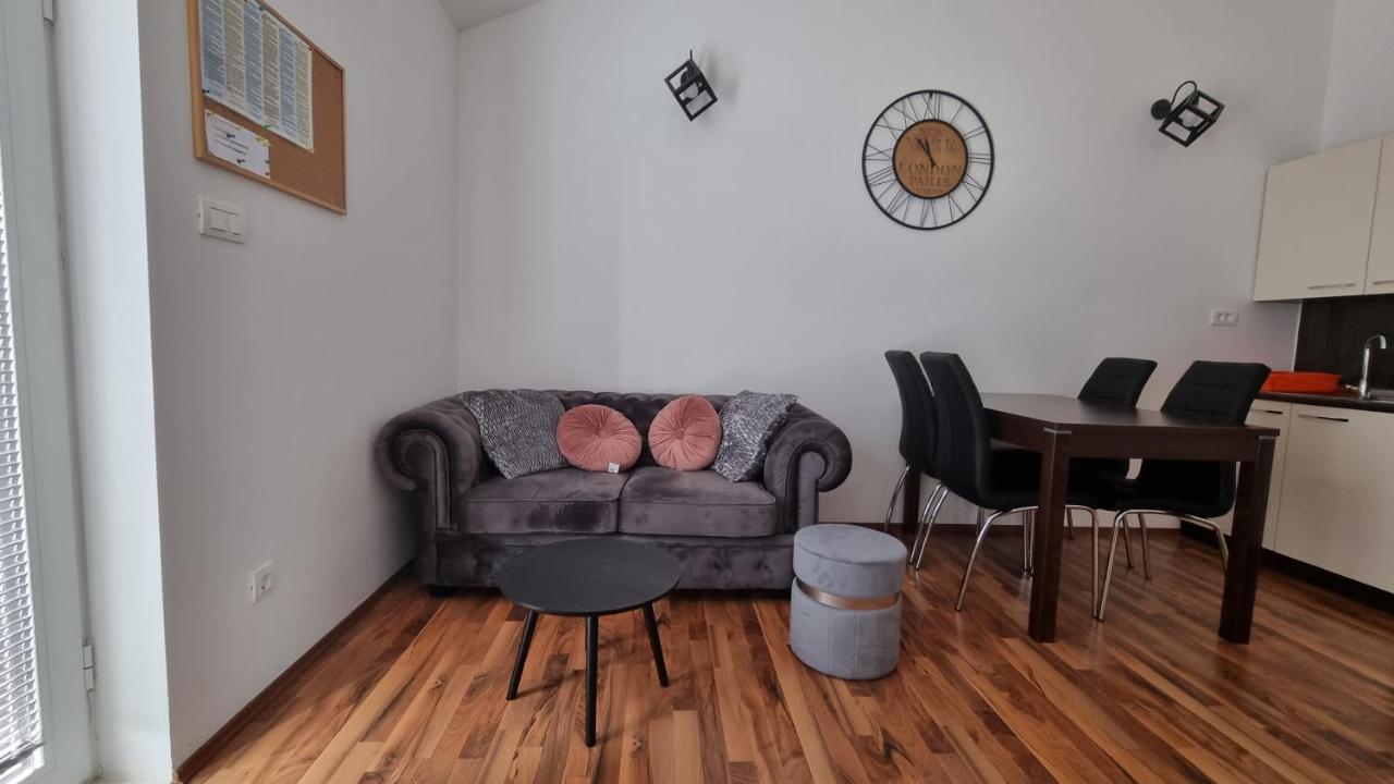 Holiday Home Gabi Рогозниця Екстер'єр фото