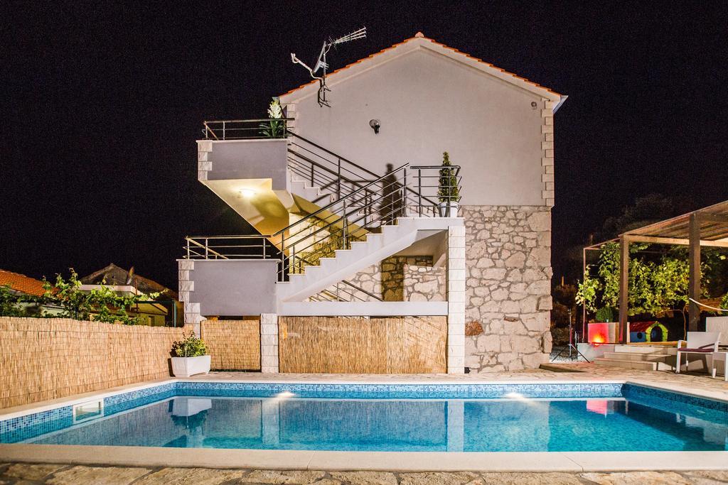 Holiday Home Gabi Рогозниця Екстер'єр фото
